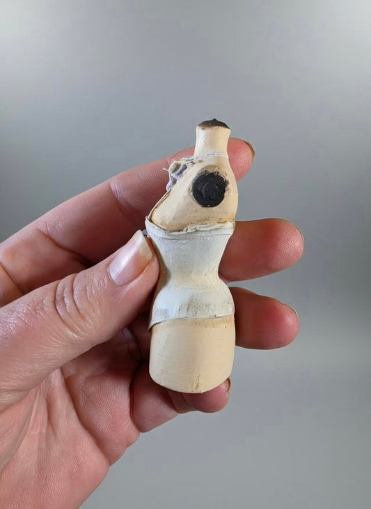 Handbeschilderde Miniatuur Corsetbuste met Corset – Schaal 1:12 – Unieke Franse Atelier Decoratie, poppenhuis, diorama