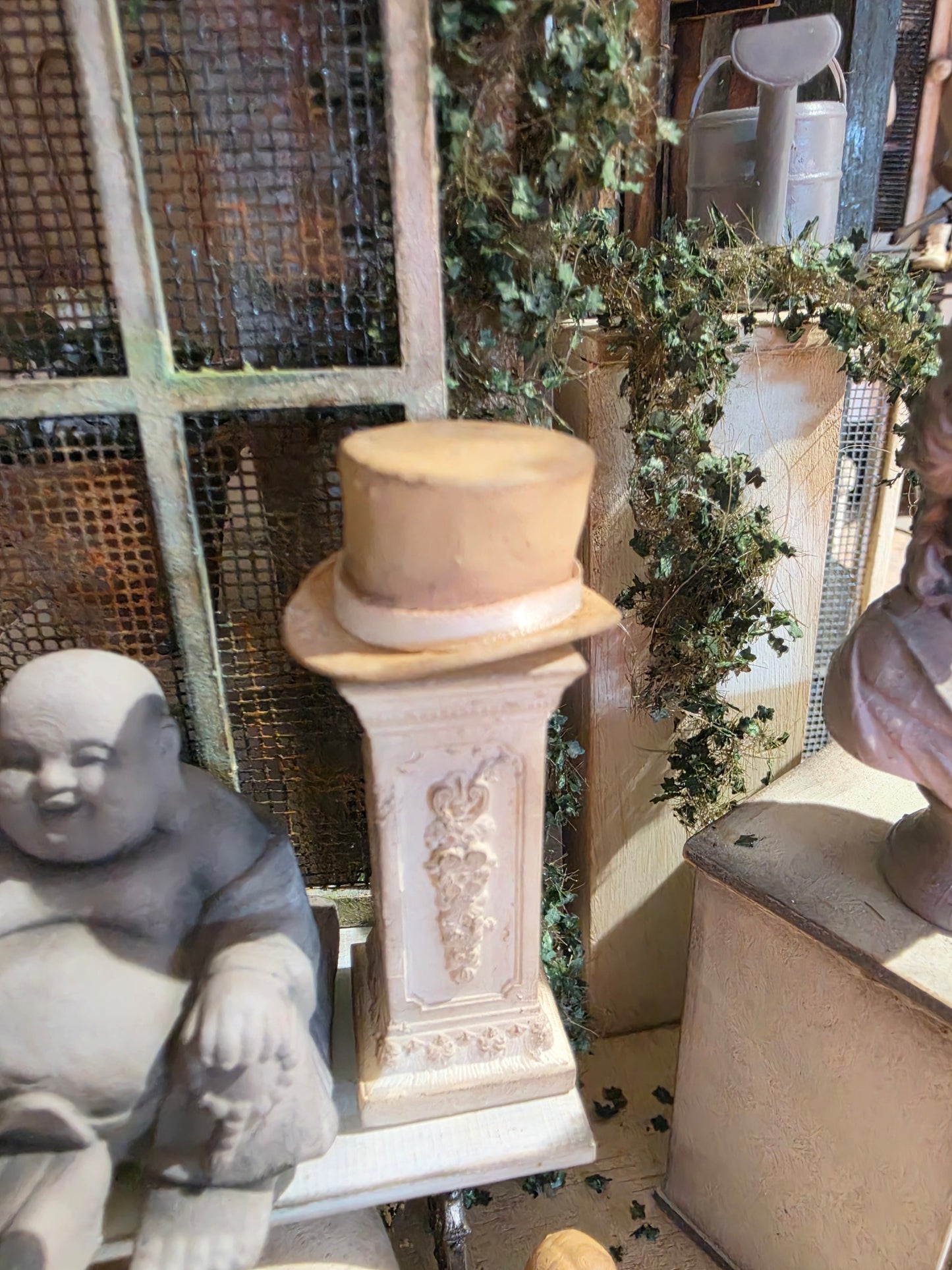 Miniatuur Pedestal / Sokkel – Tijdloze Brocante Elegantie