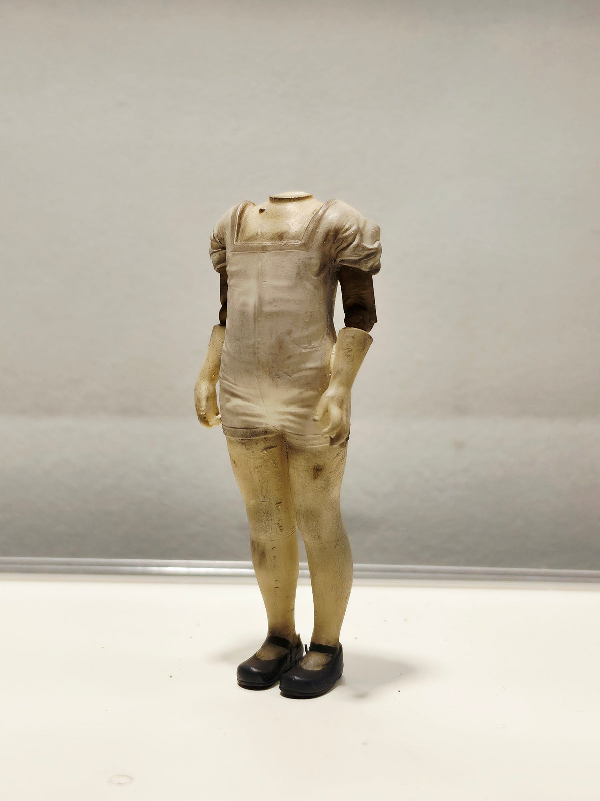 Miniatuur Kinderpaspopje met Buikje | Vintage Mannequin | Brocante Miniatuur | Handbeschilderd Resin