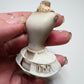 Miniatuur Buste met Crinoline – Victoriaanse Couture in Brocante Stijl