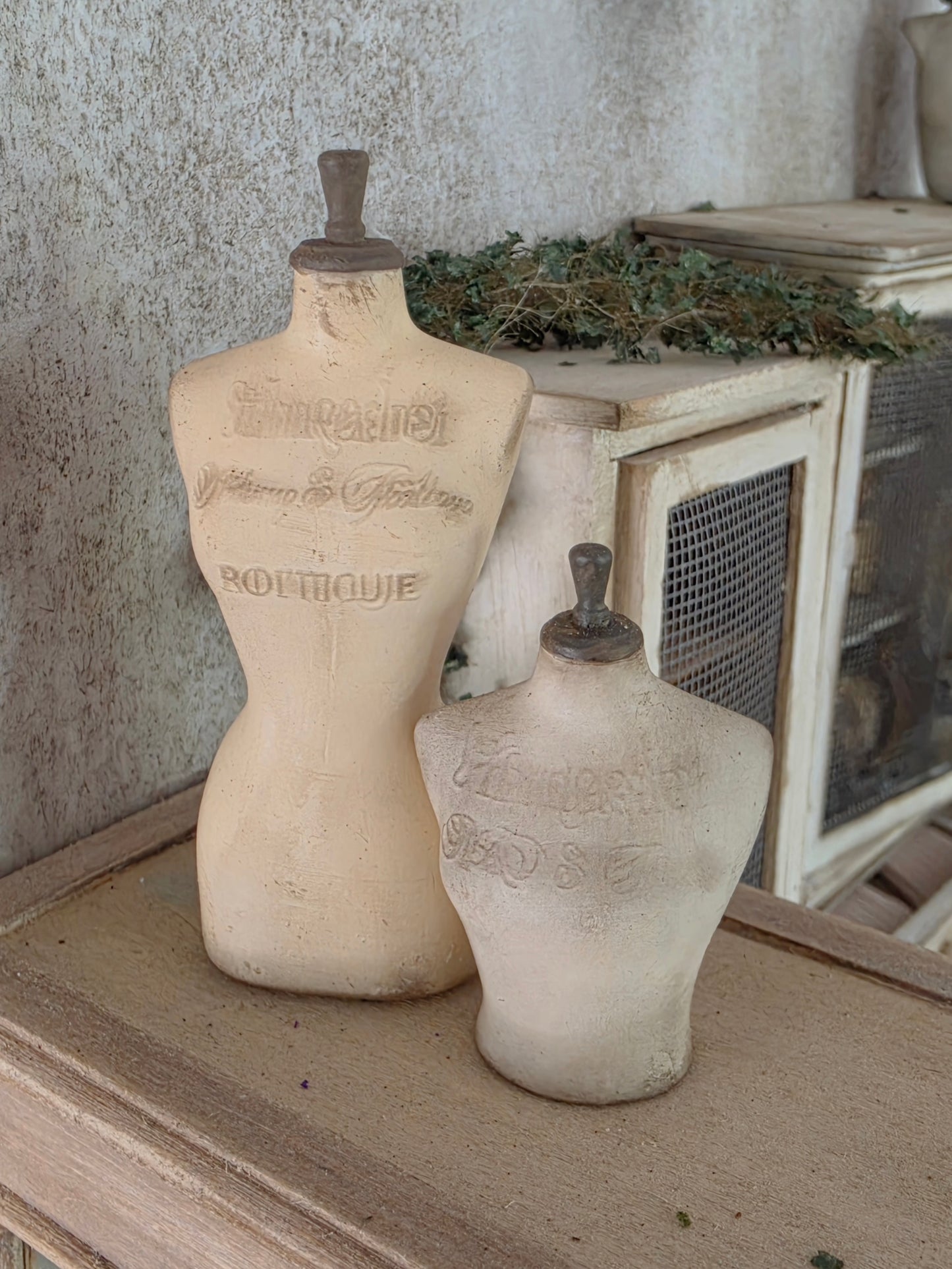 Miniatuur Paspop Buste met Tekst – Brocante Stijl