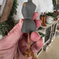 Miniatuur Duivenborst Paspop op Driepoot – Handgemaakt in Brocante Stijl 1:12