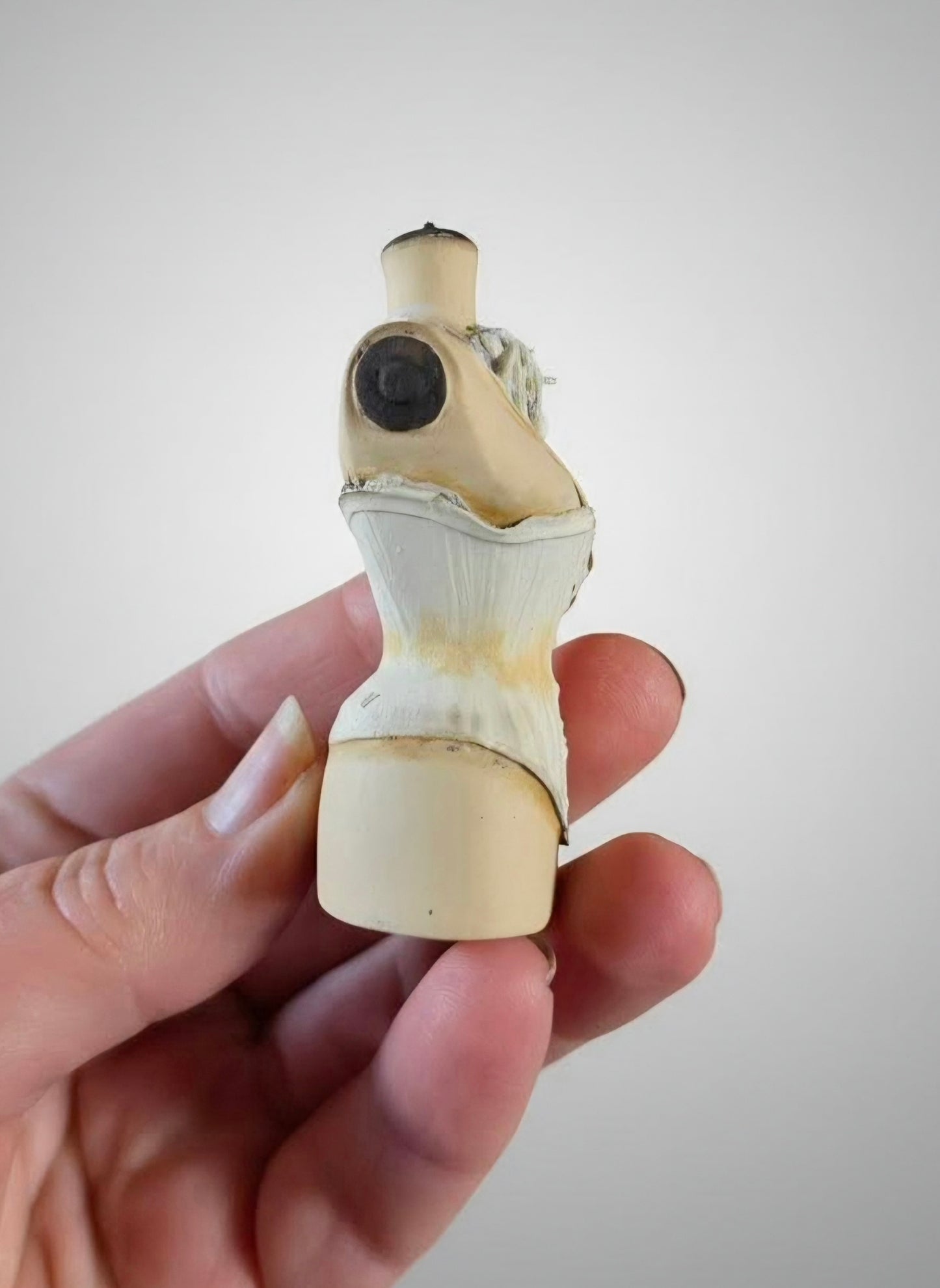 Handbeschilderde Miniatuur Corsetbuste met Corset – Schaal 1:12 – Unieke Franse Atelier Decoratie, poppenhuis, diorama