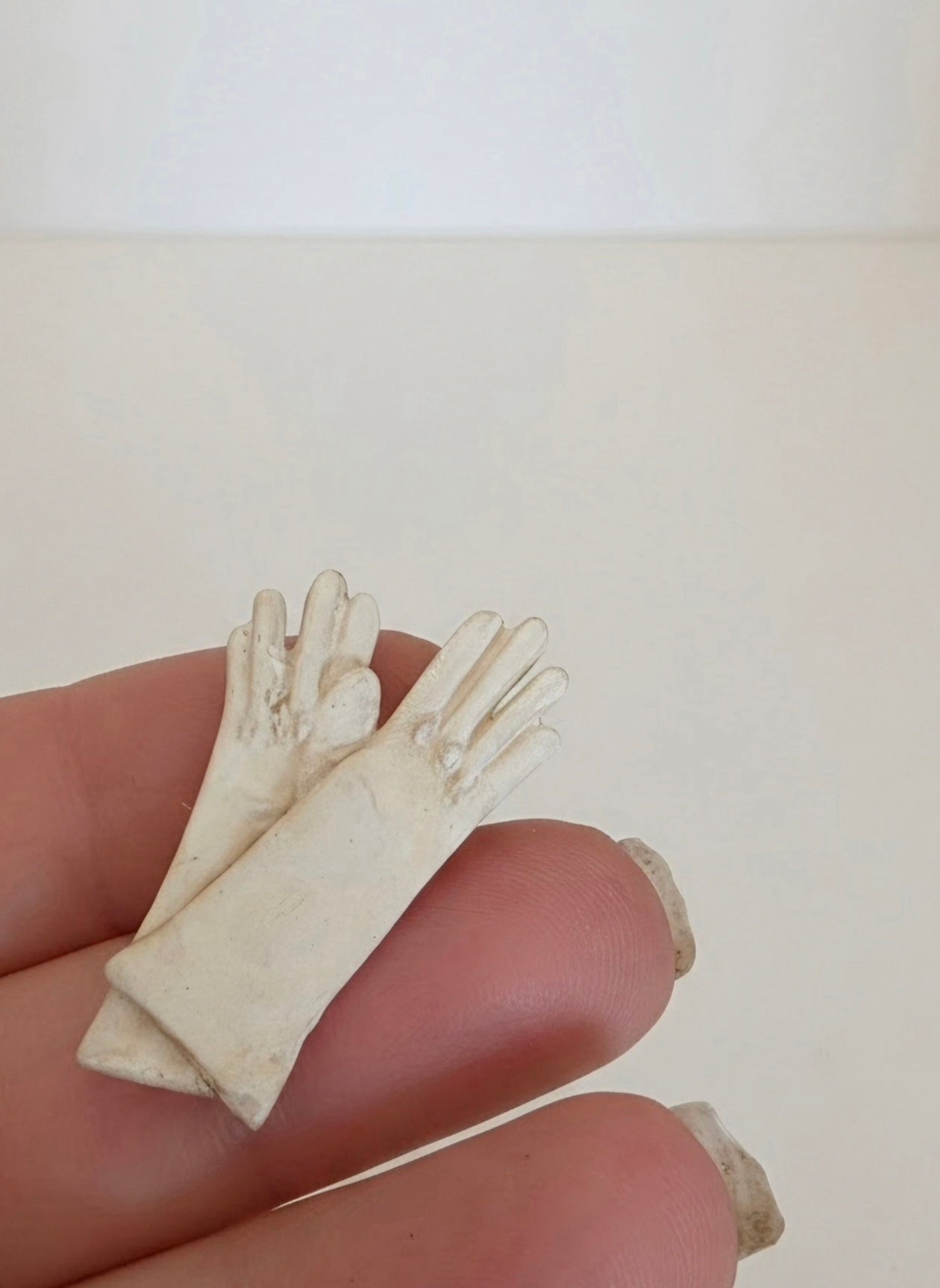 Miniatuur Elegante Handschoenen – Victoriaanse Brocante Luxe
