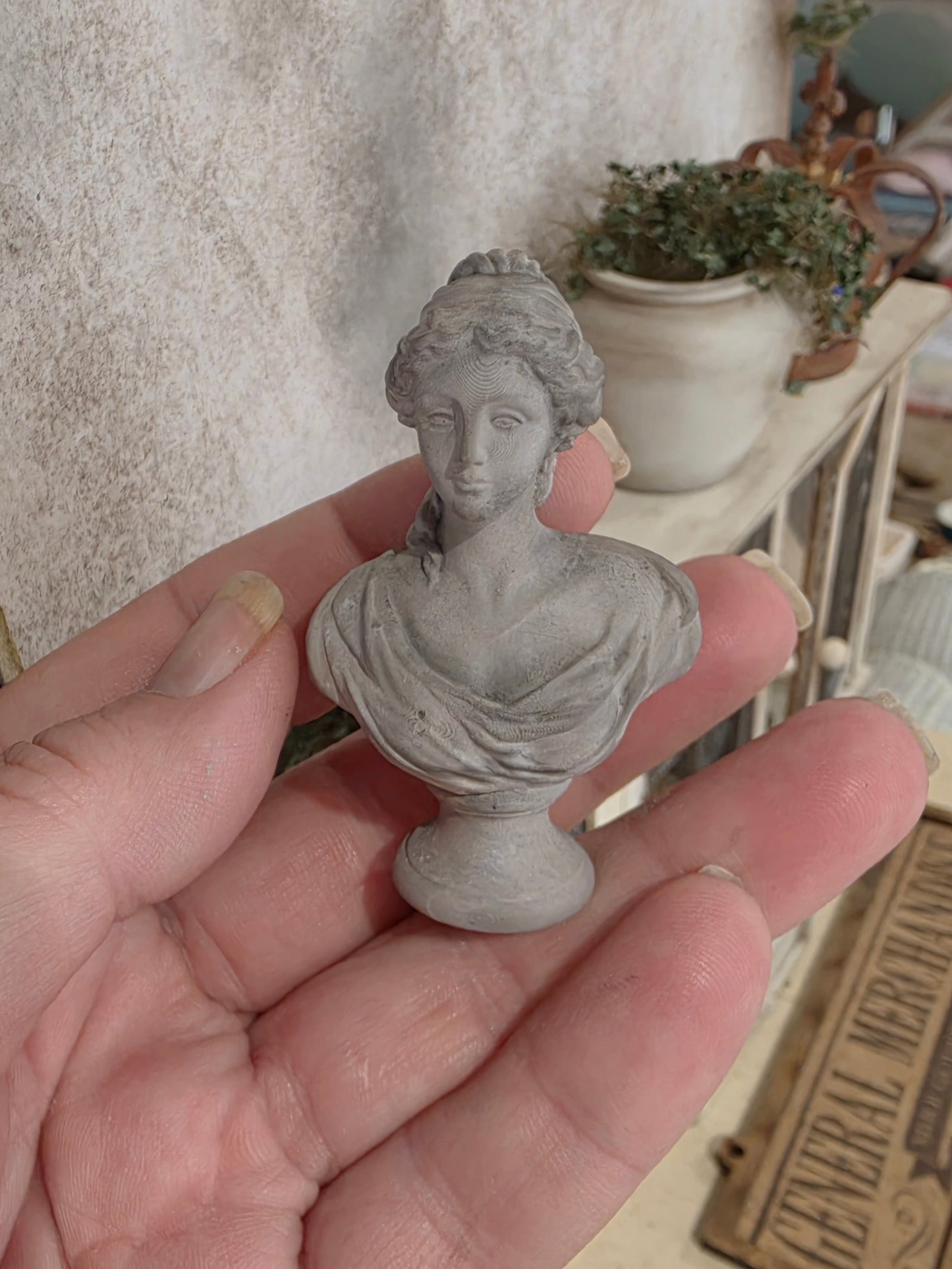 Miniatuur Brocante Borstbeeld 1:12 | Handgemaakt & Handbeschilderd | Resin Klassiek Beeld | Franse & Victoriaanse Poppenhuis Decoratie