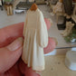 Miniatuur Victoriaans Jurkje op Hanger – Romantische Brocante Elegantie